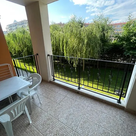 Premier Beach-luxury Studio-first Line Szveti Vlasz