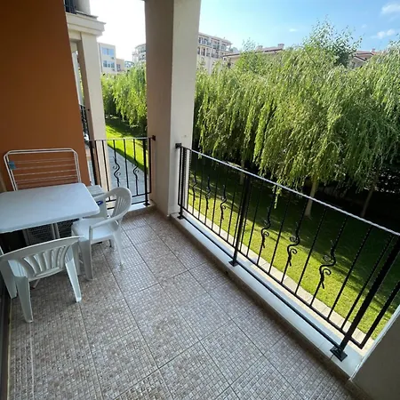 Premier Beach-luxury Studio-first Line Szveti Vlasz